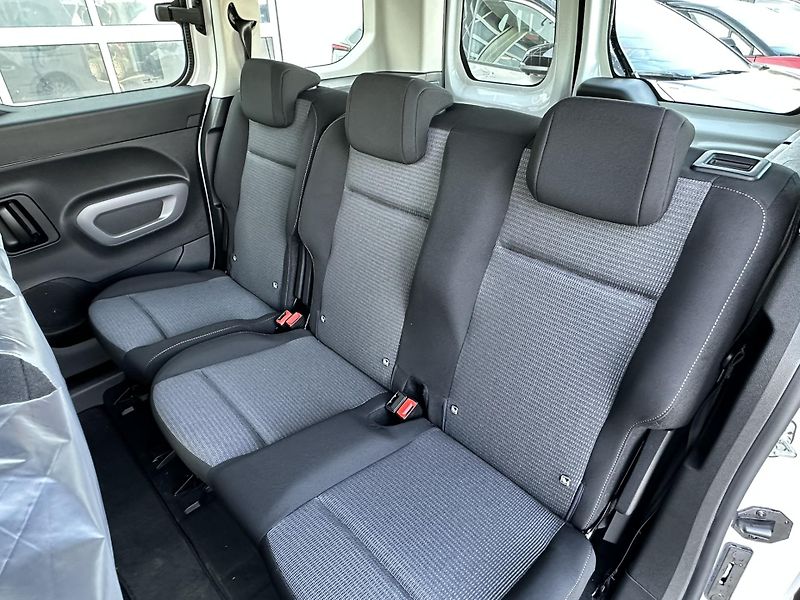 Toyota ProAce City Verso (2026) 1.5D - 6/MT - LONG BUSINESS - fotka 17 z 26