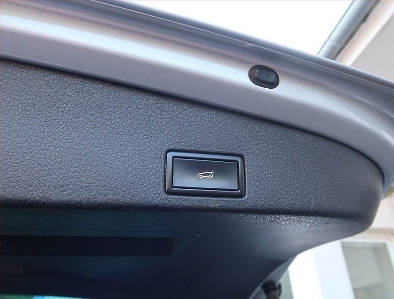 Volkswagen Touareg (2013) 3.0 TDI, 4X4, Automat, Navi - fotka 18 z 18