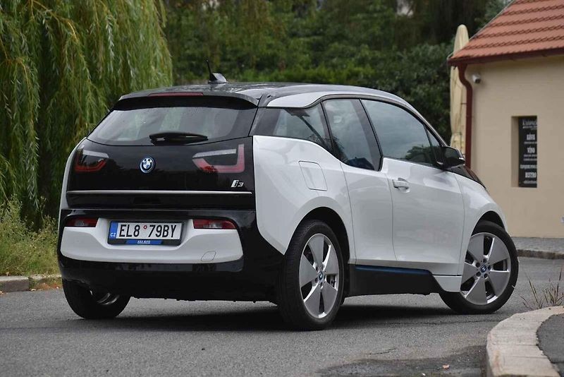 Otestovali jsme jeden z prvních elektromobilů na trhu.