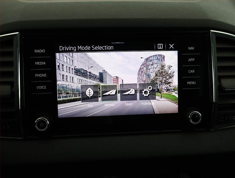 Škoda Karoq (2021) Style 1.5 TSI - fotka 15 z 21