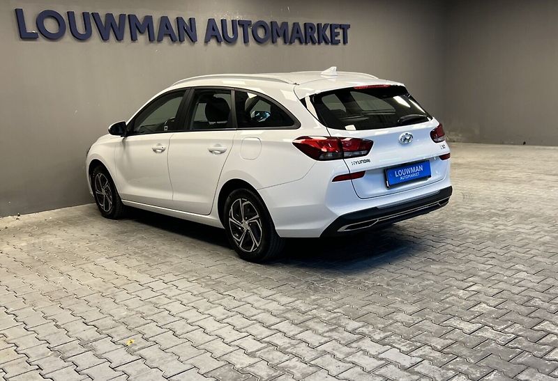 Hyundai i30 FAMILY COMFORT - fotka 14 z 15
