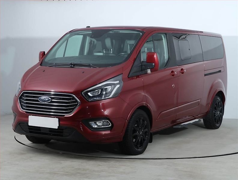 Ford Tourneo Custom (2019) Titanium 2.0 EcoBlue, ČR, 1Maj - fotka 2 z 24