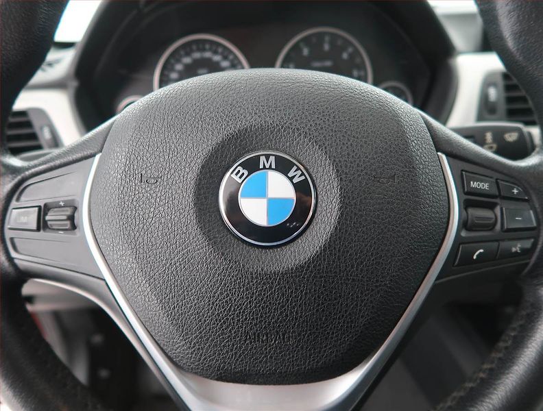 BMW Řada 3 (2014) 318 d, Automat, Navi - fotka 20 z 25