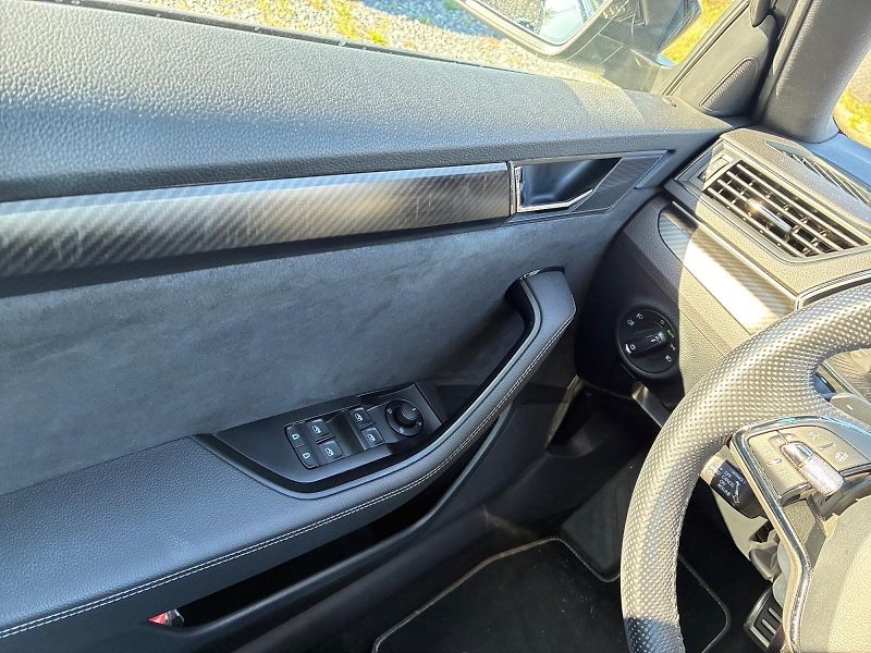 Škoda Superb (2024) SPORTLINE 2.0TSI 206kW DSG 4x4 - fotka 11 z 11