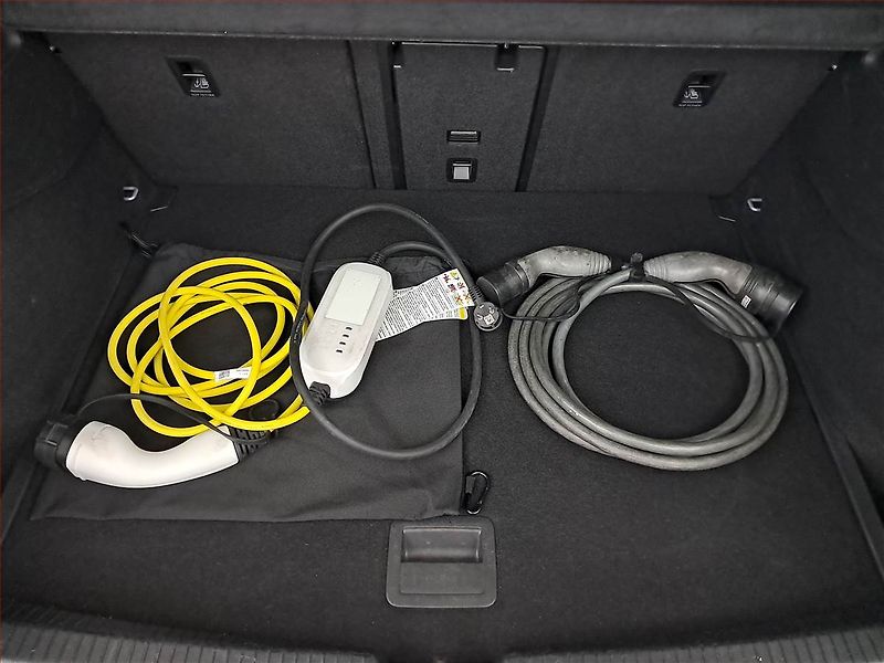 Volkswagen ID.3 (2023) Pro Perf. (62 kWh), SoH 87% - fotka 29 z 29
