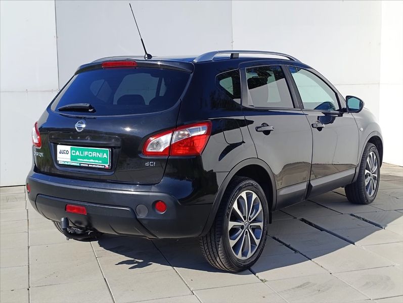 Nissan Qashqai 2,0 DCi 4x4 kamera tažné 1m ČR - fotka 7 z 39