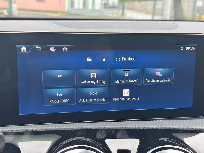 Mercedes-Benz Třídy A A 250 e AMG Premium paket demo - fotka 25 z 33