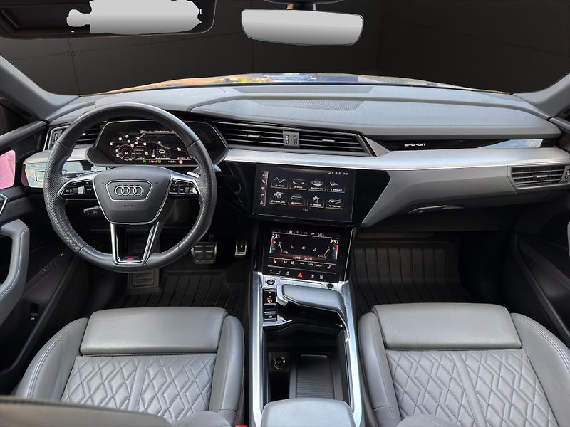 Audi Q8 e-tron (2023) 114 kWh  300 kW  SPORTBACK - fotka 15 z 27