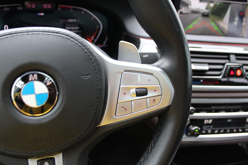 BMW Řada 7 740Ld xDrive Sedan - fotka 16 z 29
