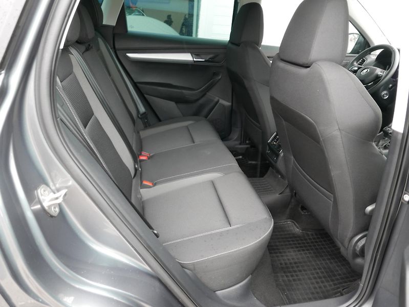 Škoda Karoq 2,0 TDI Tour 4x4 Automat - fotka 20 z 34