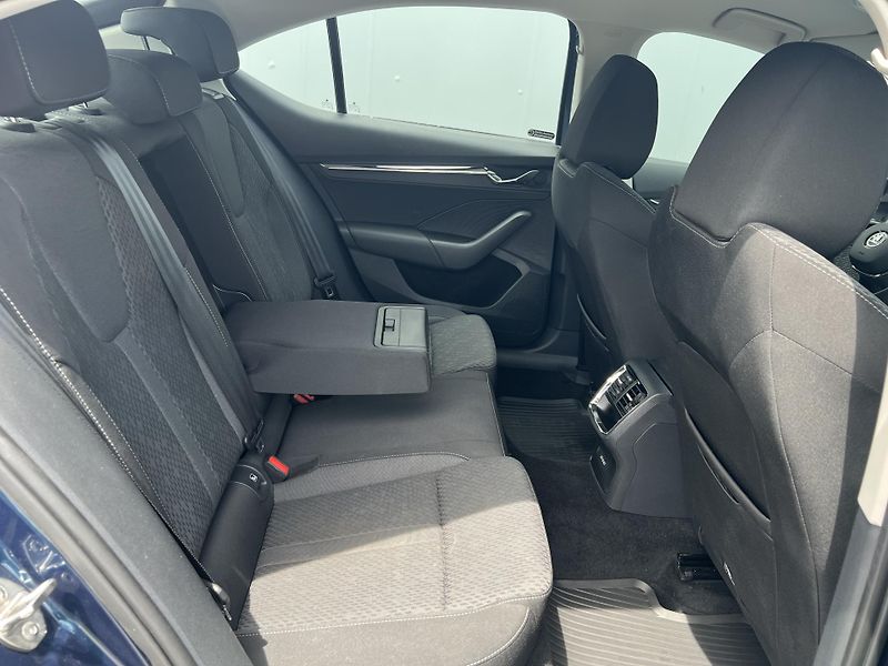 Škoda Octavia (2022) 1,5 TSi110kWSTYLEDSG REZERVACE - fotka 32 z 34
