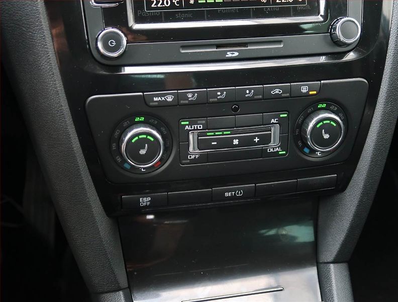 Škoda Octavia (2009) Laurin&Klement 2.0 TDI - fotka 18 z 26