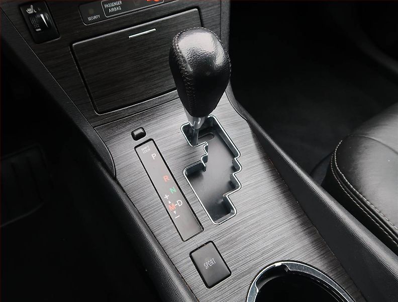 Toyota Avensis (2011) 2.2 D-4D, Automat, Navi - fotka 13 z 25