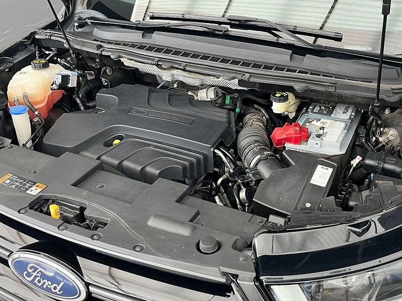 Ford Edge 2.0 TDCi AWD Sport ČR 1.majit. - fotka 41 z 74