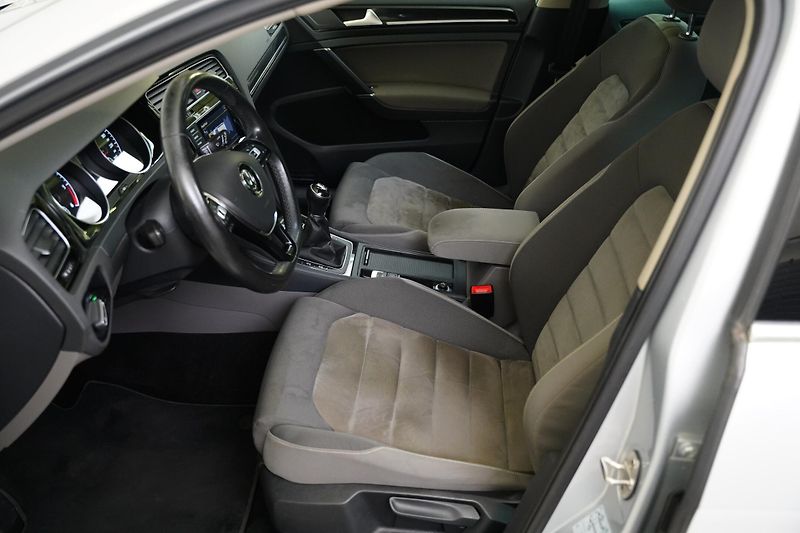 Volkswagen Golf - fotka 10 z 23