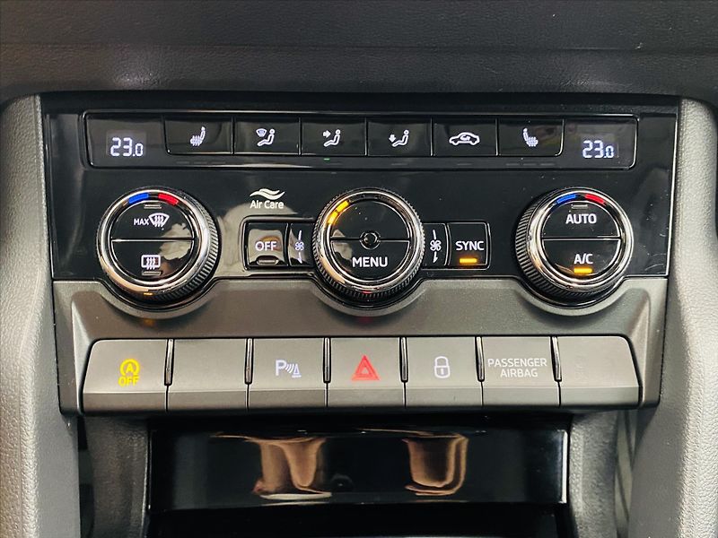 Škoda Karoq 1,5 TSI 110kW DSG Selection - fotka 15 z 26
