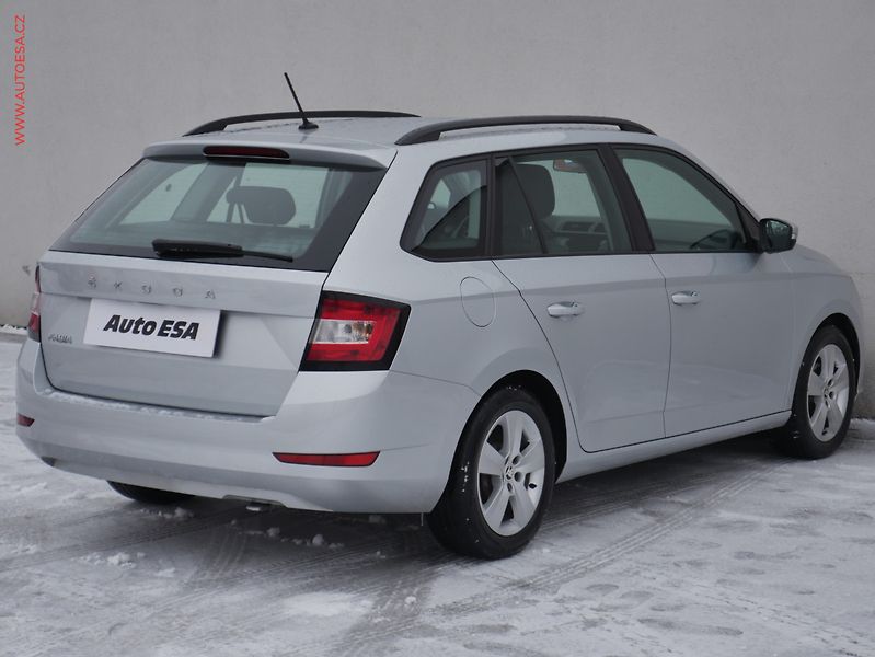 Škoda Fabia (2021) 1.0 TSi, 2.maj,ČR, Ambition - fotka 4 z 23