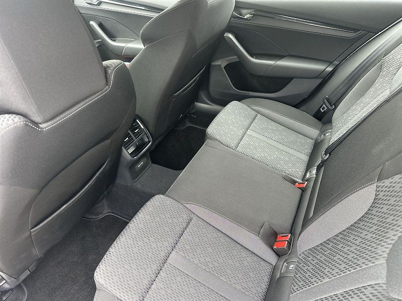Škoda Octavia (2023) Combi 1.5 TSI G-TEC DSG Ambiti - fotka 9 z 33