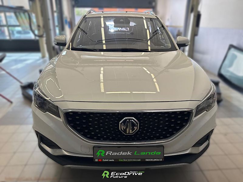 MG ZS (2021) 44,5 kWh, FWD (143 koní) - fotka 5 z 13