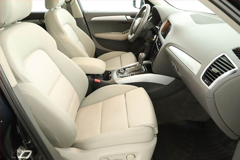 Audi Q5 (2012) Exclusive 3.0 TDI, 4X4 - fotka 7 z 18