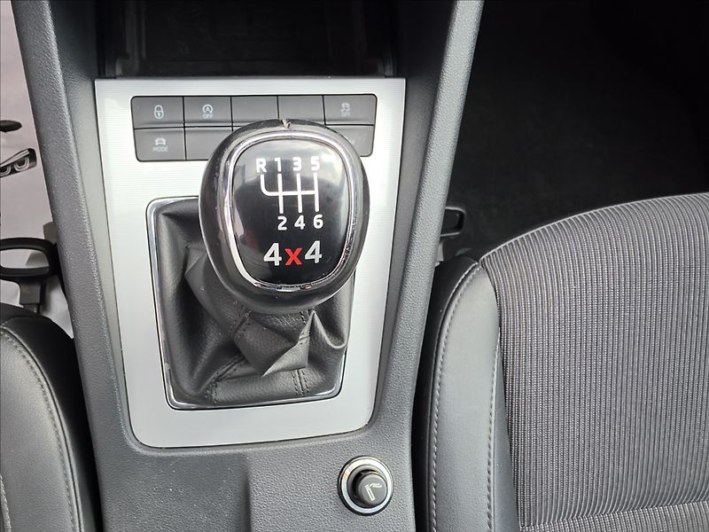 Škoda Octavia III 2,0TDi 110KW 4X4 Elegance - fotka 23 z 50