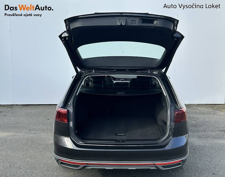 Volkswagen Passat (2022) 2.0 TDI 147kW Head Up Matrix - fotka 26 z 30