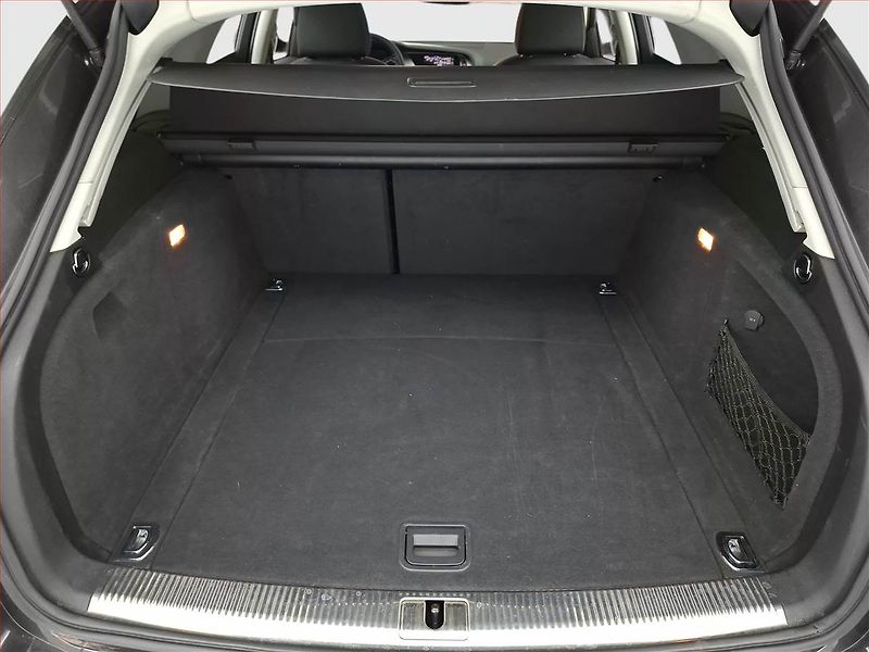 Audi A4 (2008) 2.0 TFSI, Navi, Xenony - fotka 14 z 20