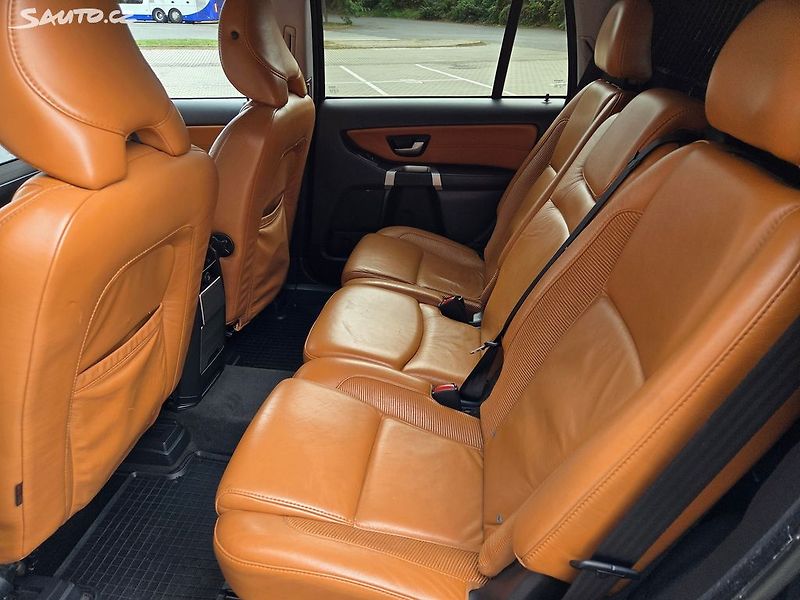 Volvo XC90 (2007) D5 136kw Inscription Nová STK - fotka 18 z 28