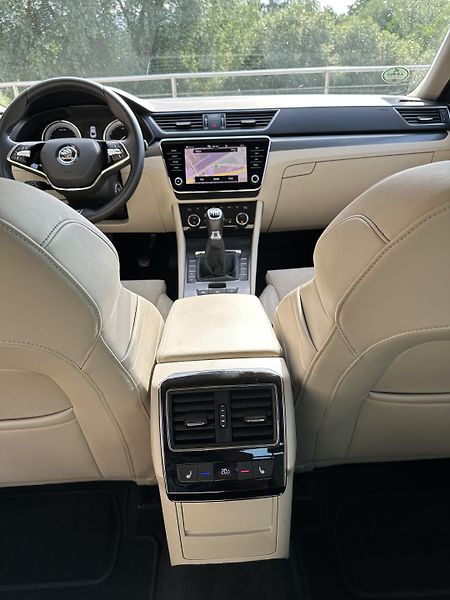 Škoda Superb (2020) 1.5 TSi, po STK - fotka 17 z 22