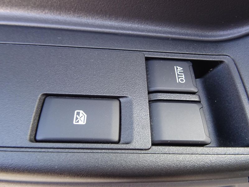 Isuzu M27 (2026) 3.0L, hákový nosič kontejnerů  - fotka 25 z 34