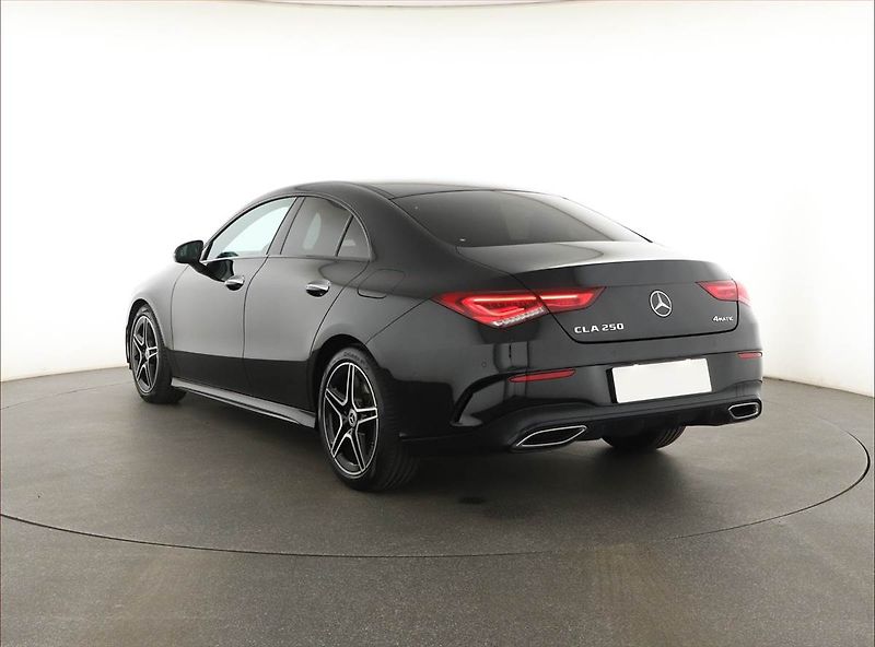 Mercedes-Benz CLA (2022) 250 4MATIC - fotka 4 z 17