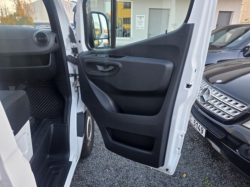 Mercedes-Benz Sprinter 200CDI Navigace Kamera  - fotka 12 z 34