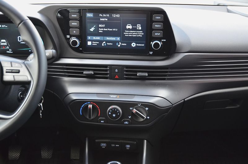 Hyundai i20 (2024) 1.2i 62kW / ČR / 8.000km - fotka 21 z 37