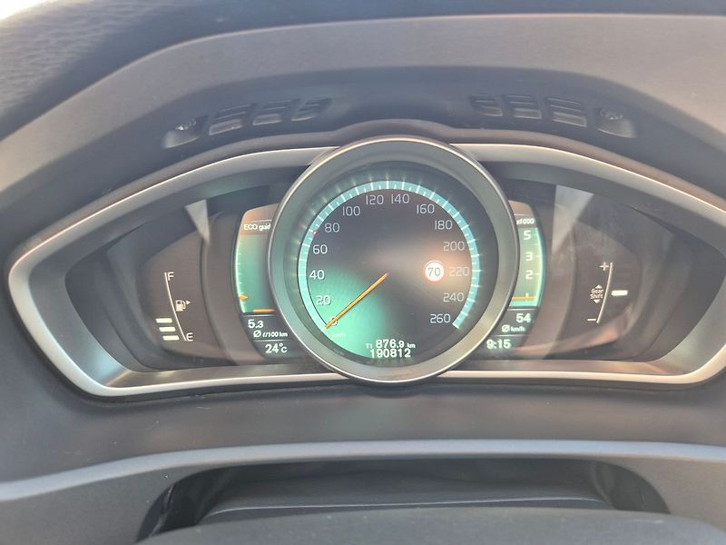 Volvo V40 1.6D 84kw CROSS COUNTRY, tažné - fotka 17 z 33