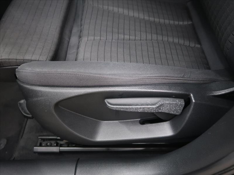 Audi A3 2,0 TDI S-line 1.majitel - fotka 18 z 38