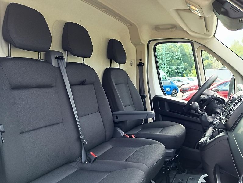 Peugeot Boxer (2026) Furgon 3500 L3H2 HDi 140k MAN6 - fotka 12 z 18
