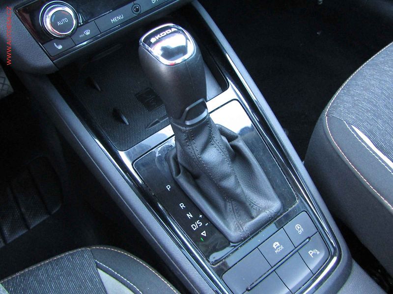 Škoda Kamiq (2020) 1.0 TSi, Style, DSG, navi - fotka 15 z 22