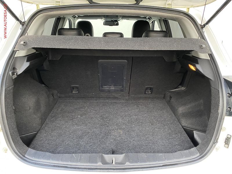 Peugeot 4008 (2016) 1.6 HDi 4x4, Style, xenon - fotka 7 z 19