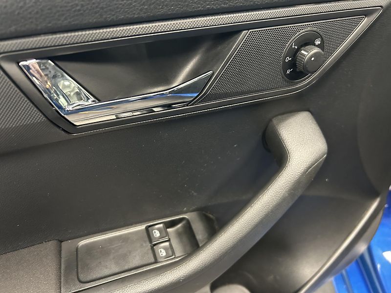 Škoda Fabia (2022) 1.0TSi Ambition TOP - fotka 15 z 22