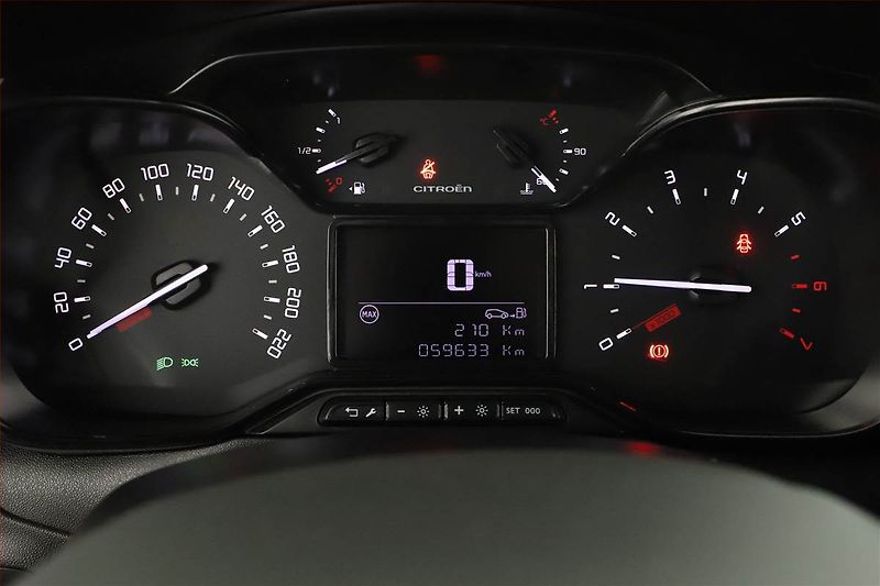Citroën C3 (2020) 1.2 PureTech, Tempomat - fotka 8 z 17