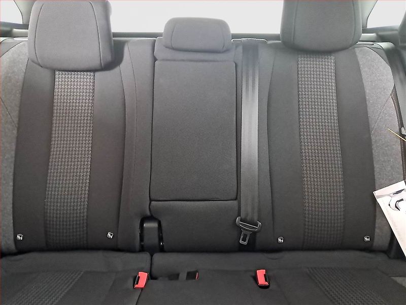 Peugeot 3008 (2020) 1.2 PureTech, ČR,1.maj - fotka 10 z 16