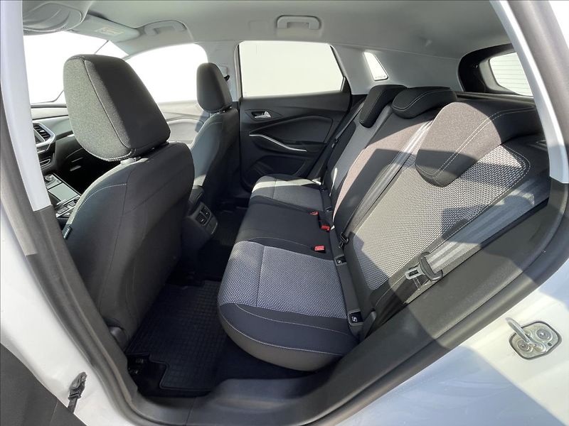 Opel Grandland 1,5 CDTI AT8 GS Line NAVI+PDC - fotka 16 z 24