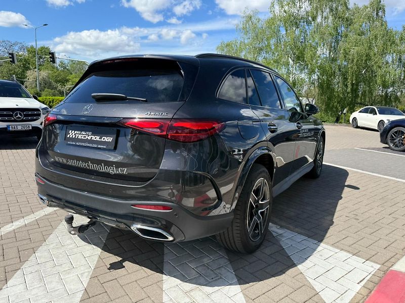 Mercedes-Benz GLC (2024) 300 de 4MATIC - fotka 8 z 27