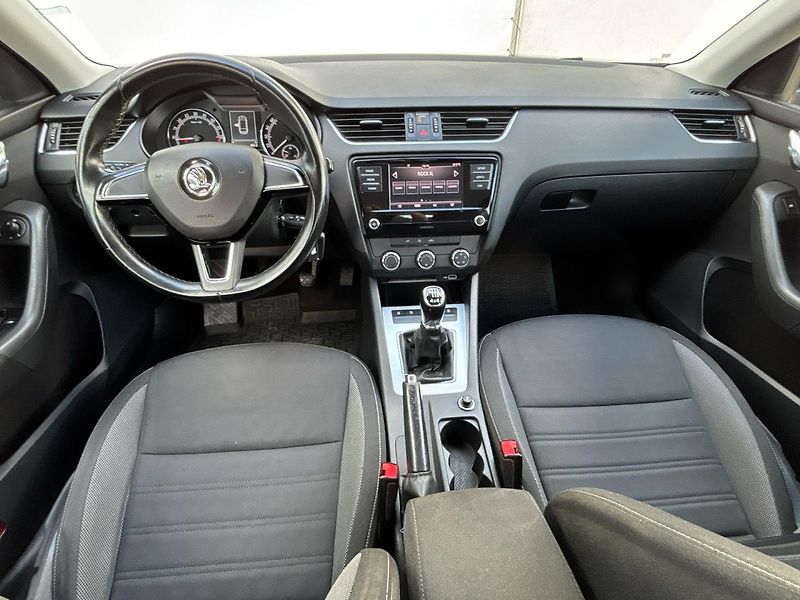 Škoda Octavia AMBITION 4X4 - fotka 5 z 24