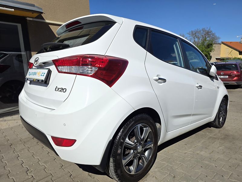 Hyundai ix20 1.6-1.MAJITEL-92KW-FACELIFT - fotka 11 z 14