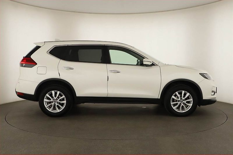 Nissan X-Trail (2017) 1.6 dCi, 4X4, Navi, Tempomat - fotka 6 z 16