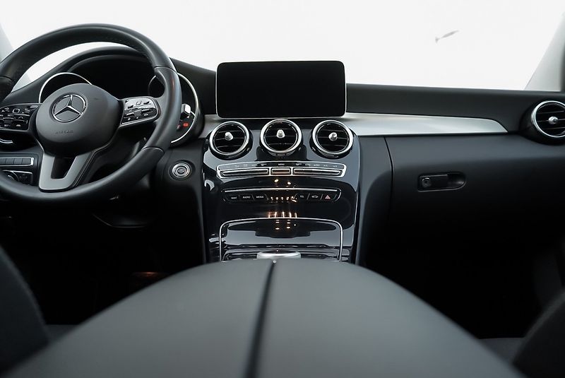 Mercedes-Benz Třídy C C 220CDi 4Matic Business - fotka 25 z 34