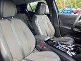 Peugeot 2008 (2021) e-AllurePack ELEKTRO 100 kW - náhled 17