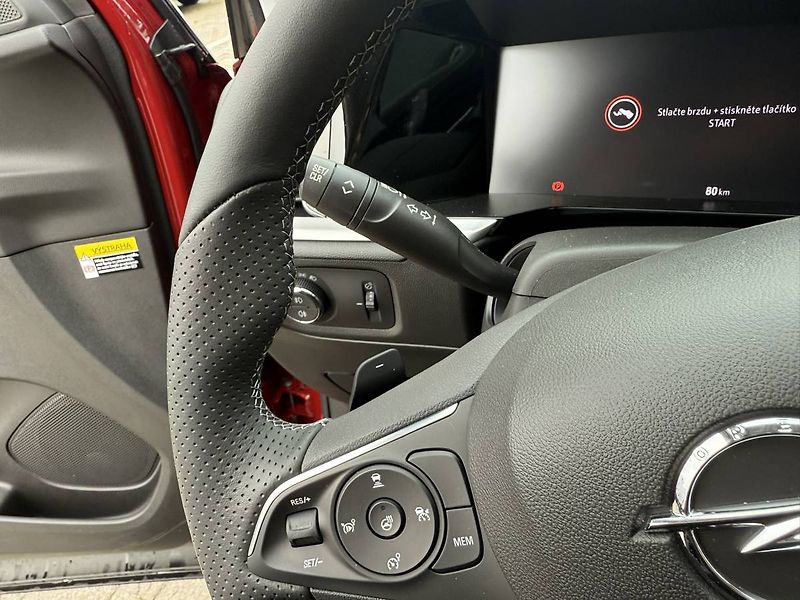 Opel Grandland GSe Plug In Hybrid 1.6 TURBO 4 - fotka 11 z 27