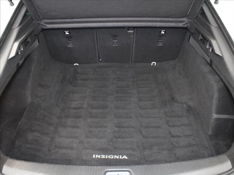 Opel Insignia 2,0 GSI 191kW 4x4 Bose Výprode - fotka 23 z 24